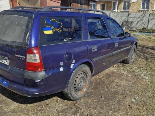 Синий Опель Вектра, объемом двигателя 1.8 л и пробегом 250 тыс. км за 700 $, фото 1 на Automoto.ua