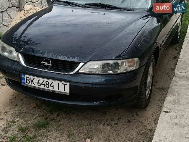Синий Опель Вектра, объемом двигателя 1.6 л и пробегом 350 тыс. км за 1500 $, фото 1 на Automoto.ua