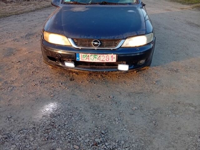 Синий Опель Вектра, объемом двигателя 2 л и пробегом 300 тыс. км за 750 $, фото 1 на Automoto.ua