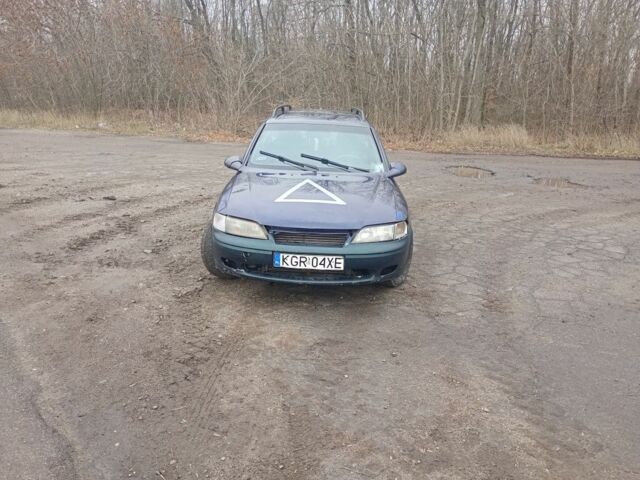 Синий Опель Вектра, объемом двигателя 2 л и пробегом 300 тыс. км за 1400 $, фото 1 на Automoto.ua