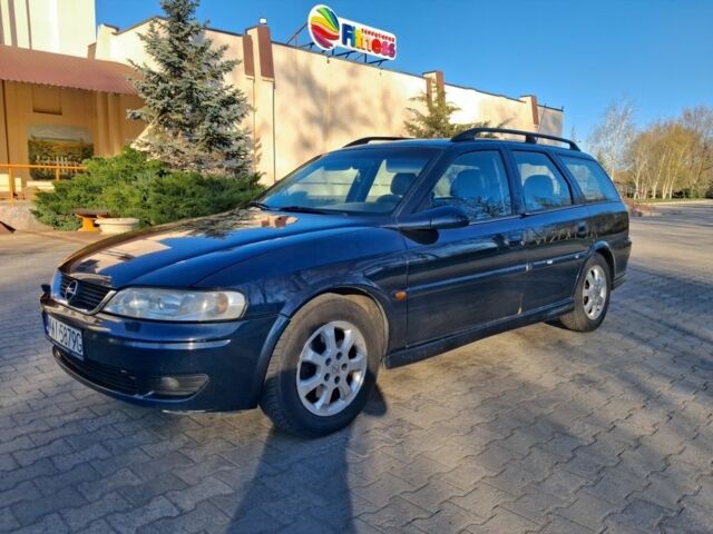 Синий Опель Вектра, объемом двигателя 2.2 л и пробегом 240 тыс. км за 2500 $, фото 1 на Automoto.ua