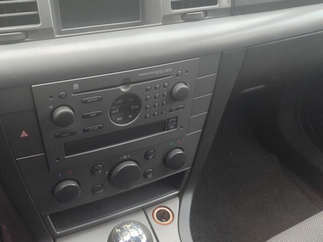 Синий Опель Вектра, объемом двигателя 2.2 л и пробегом 150 тыс. км за 2000 $, фото 1 на Automoto.ua