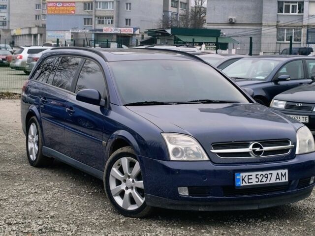 Синій Опель Вектра, об'ємом двигуна 2 л та пробігом 300 тис. км за 3900 $, фото 1 на Automoto.ua