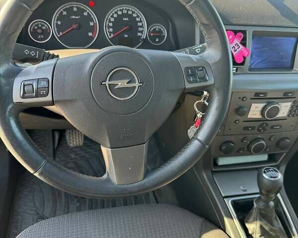 Синій Опель Вектра, об'ємом двигуна 1.9 л та пробігом 242 тис. км за 4700 $, фото 1 на Automoto.ua