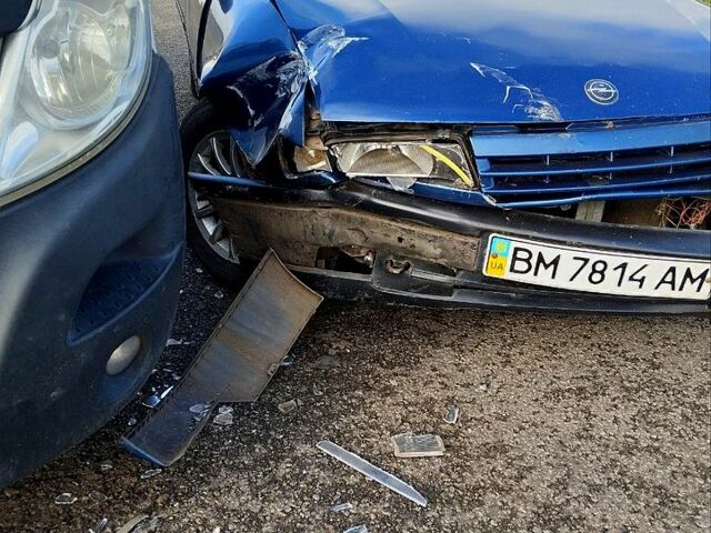 Синій Опель Вектра, об'ємом двигуна 1.6 л та пробігом 0 тис. км за 800 $, фото 1 на Automoto.ua