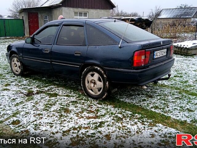 Синий Опель Вектра, объемом двигателя 2 л и пробегом 350 тыс. км за 1200 $, фото 1 на Automoto.ua