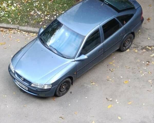Синий Опель Вектра, объемом двигателя 1.79 л и пробегом 274 тыс. км за 1600 $, фото 1 на Automoto.ua