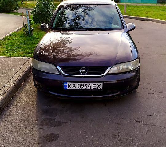 Синий Опель Вектра, объемом двигателя 2 л и пробегом 391 тыс. км за 3200 $, фото 1 на Automoto.ua