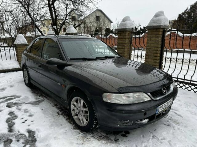 Синій Опель Вектра, об'ємом двигуна 1.6 л та пробігом 250 тис. км за 1999 $, фото 1 на Automoto.ua
