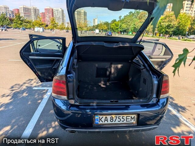Синій Опель Вектра, об'ємом двигуна 2.2 л та пробігом 311 тис. км за 4500 $, фото 1 на Automoto.ua