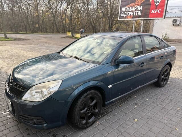 Синий Опель Вектра, объемом двигателя 2 л и пробегом 227 тыс. км за 3900 $, фото 1 на Automoto.ua