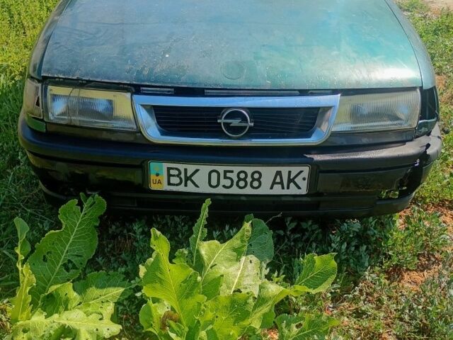 Зелений Опель Вектра, об'ємом двигуна 2 л та пробігом 300 тис. км за 448 $, фото 1 на Automoto.ua
