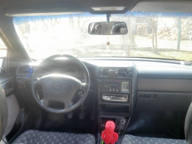 Зеленый Опель Вектра, объемом двигателя 2 л и пробегом 330 тыс. км за 1600 $, фото 1 на Automoto.ua