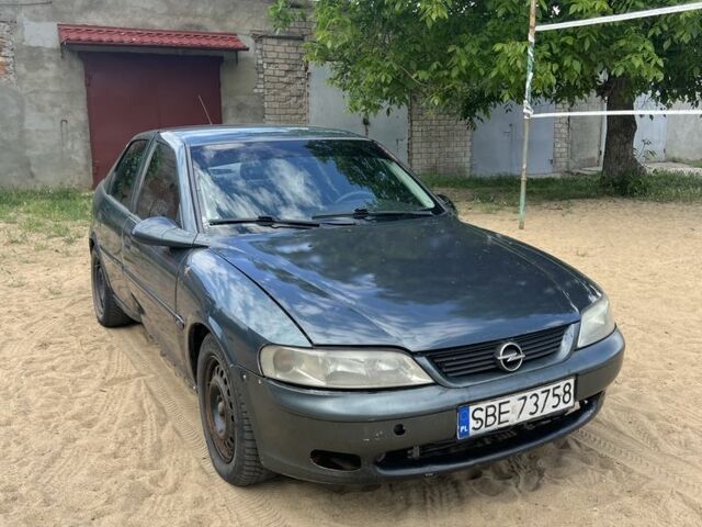 Зеленый Опель Вектра, объемом двигателя 2 л и пробегом 200 тыс. км за 900 $, фото 1 на Automoto.ua