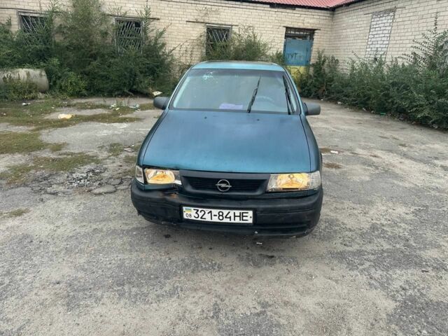 Зеленый Опель Вектра, объемом двигателя 1.6 л и пробегом 400 тыс. км за 624 $, фото 1 на Automoto.ua