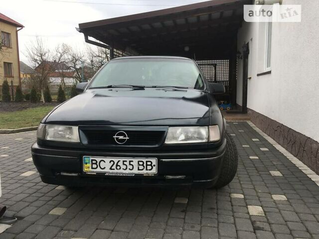 Зелений Опель Вектра, об'ємом двигуна 2.5 л та пробігом 330 тис. км за 1100 $, фото 1 на Automoto.ua