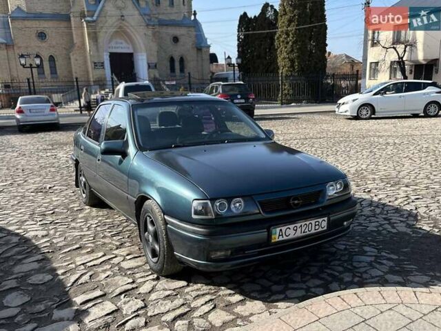 Зелений Опель Вектра, об'ємом двигуна 1.79 л та пробігом 350 тис. км за 2100 $, фото 1 на Automoto.ua