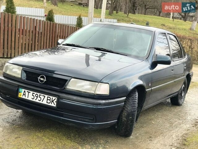 Зелений Опель Вектра, об'ємом двигуна 1.6 л та пробігом 300 тис. км за 2500 $, фото 1 на Automoto.ua