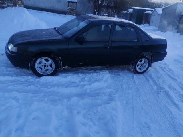 Зелений Опель Вектра, об'ємом двигуна 1.6 л та пробігом 300 тис. км за 1550 $, фото 1 на Automoto.ua