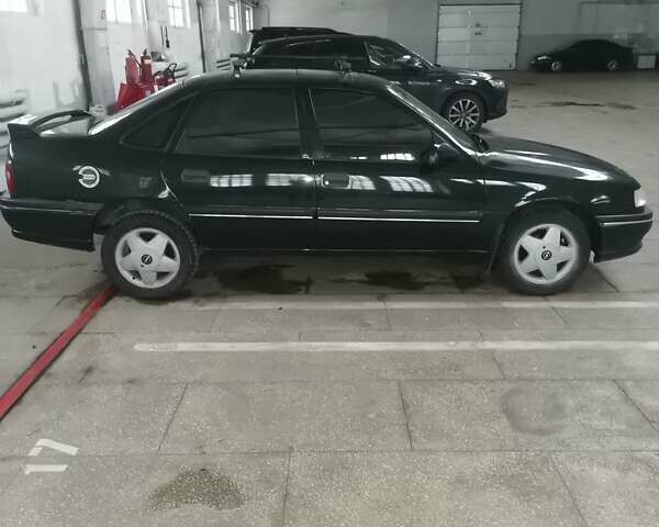 Зеленый Опель Вектра, объемом двигателя 2 л и пробегом 408 тыс. км за 2500 $, фото 1 на Automoto.ua