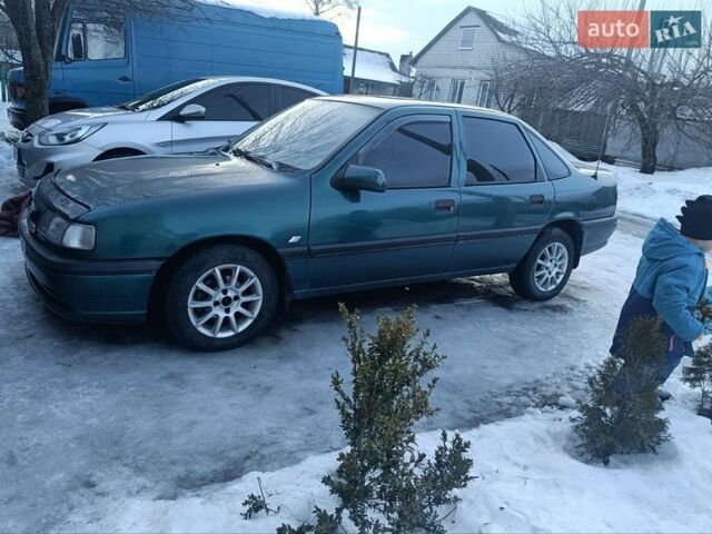 Зеленый Опель Вектра, объемом двигателя 1.8 л и пробегом 463 тыс. км за 1750 $, фото 1 на Automoto.ua