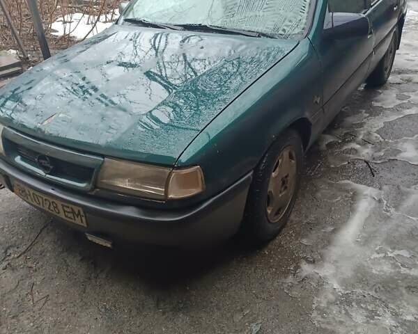 Зеленый Опель Вектра, объемом двигателя 1.6 л и пробегом 455 тыс. км за 1000 $, фото 1 на Automoto.ua