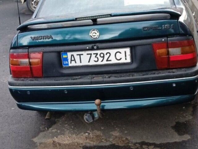 Зелений Опель Вектра, об'ємом двигуна 1.8 л та пробігом 300 тис. км за 2000 $, фото 1 на Automoto.ua
