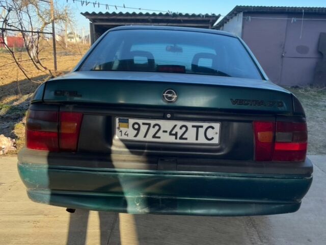 Зелений Опель Вектра, об'ємом двигуна 1.7 л та пробігом 253 тис. км за 650 $, фото 1 на Automoto.ua