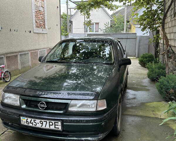 Зеленый Опель Вектра, объемом двигателя 1.6 л и пробегом 450 тыс. км за 2000 $, фото 1 на Automoto.ua