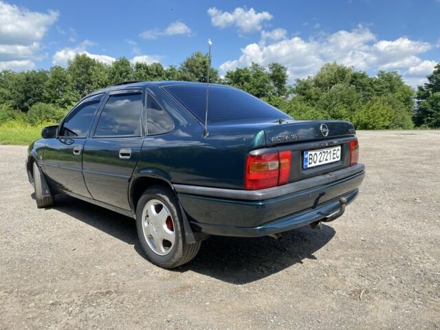 Зелений Опель Вектра, об'ємом двигуна 1.8 л та пробігом 270 тис. км за 2499 $, фото 1 на Automoto.ua