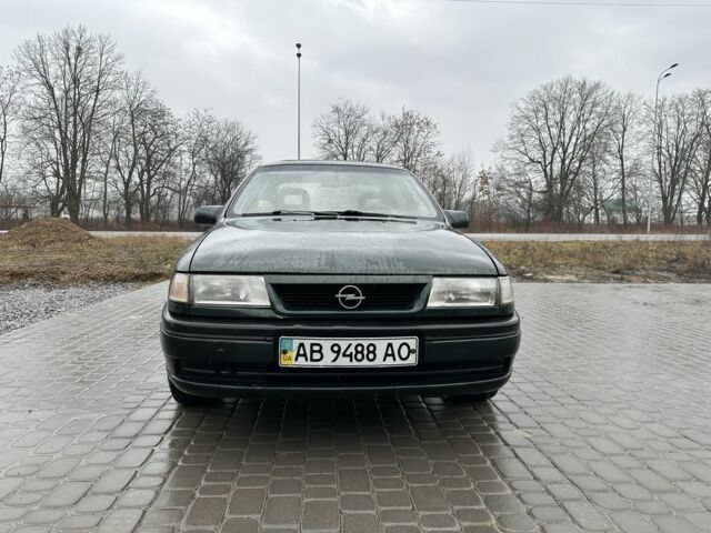 Зеленый Опель Вектра, объемом двигателя 10 л и пробегом 345 тыс. км за 2000 $, фото 1 на Automoto.ua