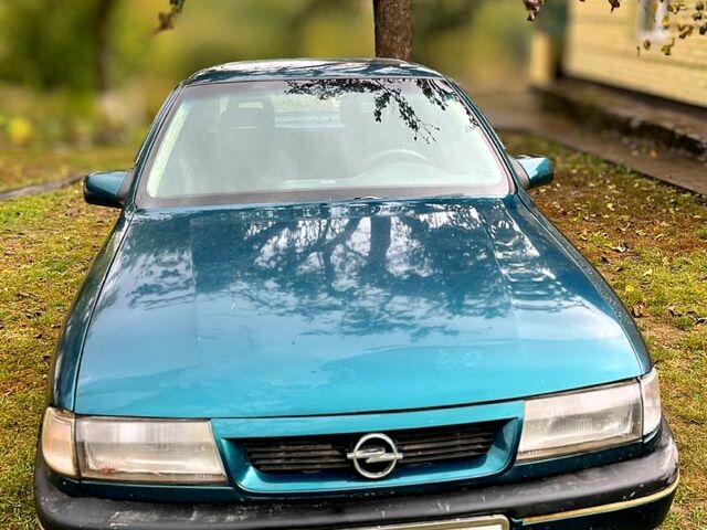 Зеленый Опель Вектра, объемом двигателя 2 л и пробегом 319 тыс. км за 2000 $, фото 1 на Automoto.ua