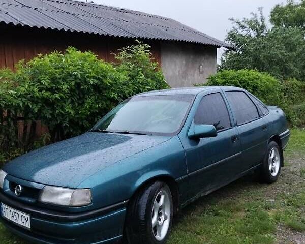 Зеленый Опель Вектра, объемом двигателя 1.6 л и пробегом 300 тыс. км за 1500 $, фото 1 на Automoto.ua