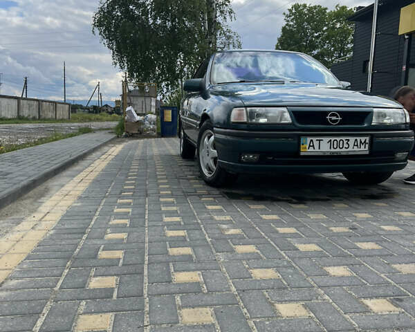 Зеленый Опель Вектра, объемом двигателя 2.5 л и пробегом 250 тыс. км за 1300 $, фото 1 на Automoto.ua