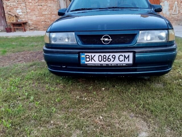 Зеленый Опель Вектра, объемом двигателя 1.8 л и пробегом 254 тыс. км за 1900 $, фото 1 на Automoto.ua
