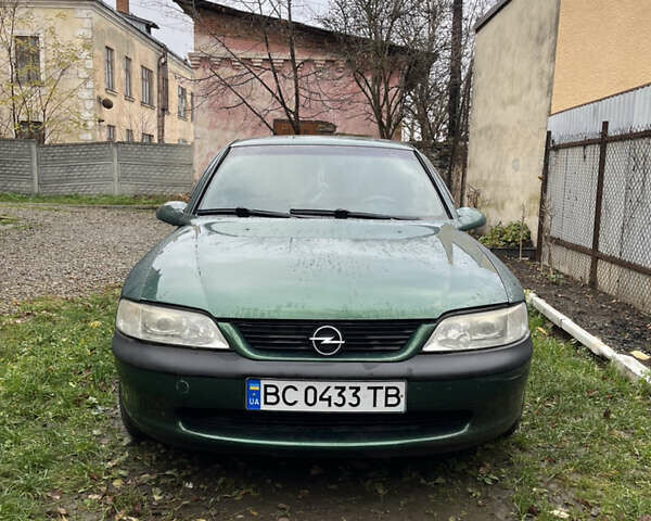 Зеленый Опель Вектра, объемом двигателя 1.6 л и пробегом 273 тыс. км за 2800 $, фото 1 на Automoto.ua