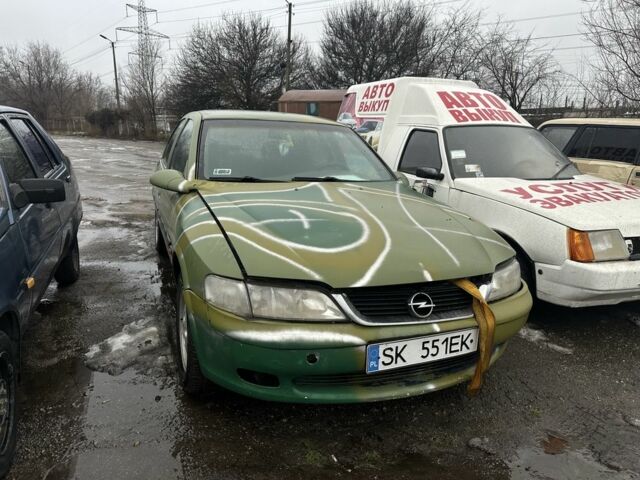 Зеленый Опель Вектра, объемом двигателя 0 л и пробегом 250 тыс. км за 350 $, фото 1 на Automoto.ua