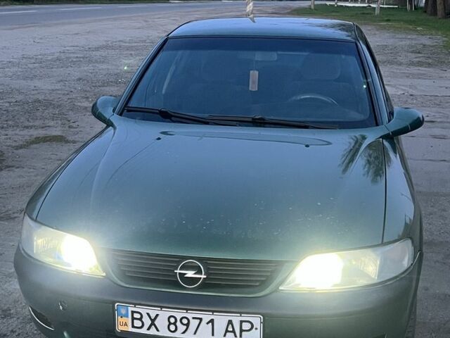 Зеленый Опель Вектра, объемом двигателя 1.6 л и пробегом 378 тыс. км за 2150 $, фото 1 на Automoto.ua