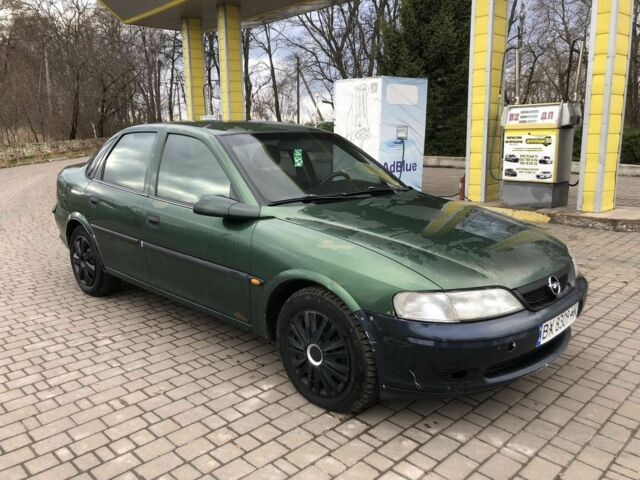 Зеленый Опель Вектра, объемом двигателя 1.6 л и пробегом 250 тыс. км за 1400 $, фото 1 на Automoto.ua