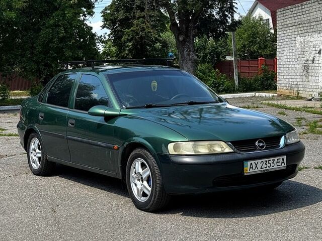 Зеленый Опель Вектра, объемом двигателя 1.6 л и пробегом 421 тыс. км за 1650 $, фото 1 на Automoto.ua
