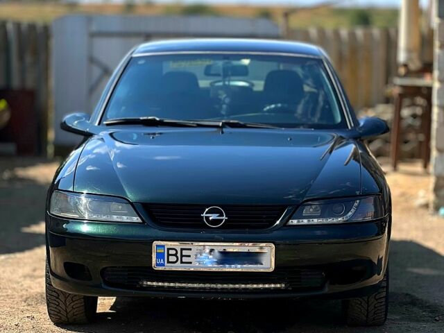 Зеленый Опель Вектра, объемом двигателя 2 л и пробегом 340 тыс. км за 3500 $, фото 1 на Automoto.ua