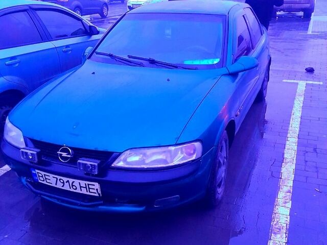 Зеленый Опель Вектра, объемом двигателя 2 л и пробегом 256 тыс. км за 1700 $, фото 1 на Automoto.ua