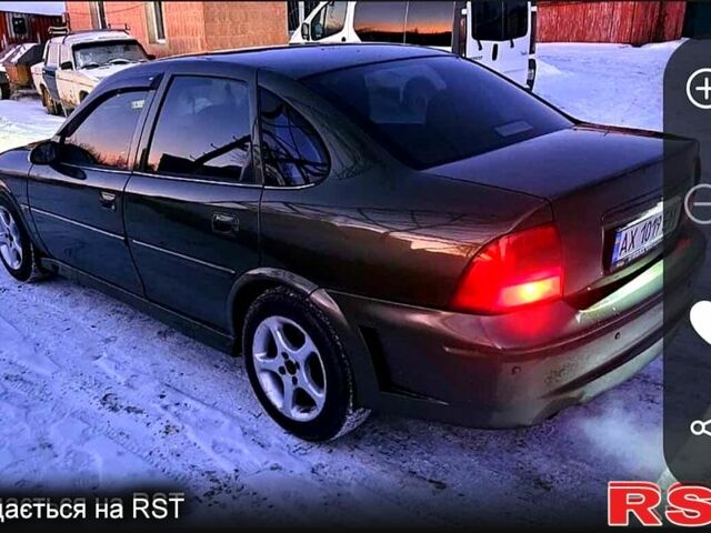 Зеленый Опель Вектра, объемом двигателя 1.6 л и пробегом 300 тыс. км за 2500 $, фото 1 на Automoto.ua