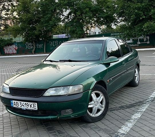 Зелений Опель Вектра, об'ємом двигуна 2 л та пробігом 400 тис. км за 1500 $, фото 1 на Automoto.ua