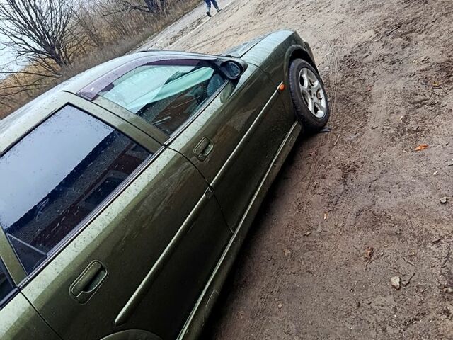 Зеленый Опель Вектра, объемом двигателя 1.6 л и пробегом 300 тыс. км за 2950 $, фото 1 на Automoto.ua