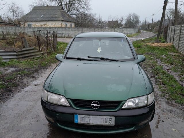 Зелений Опель Вектра, об'ємом двигуна 2 л та пробігом 1000 тис. км за 2000 $, фото 1 на Automoto.ua
