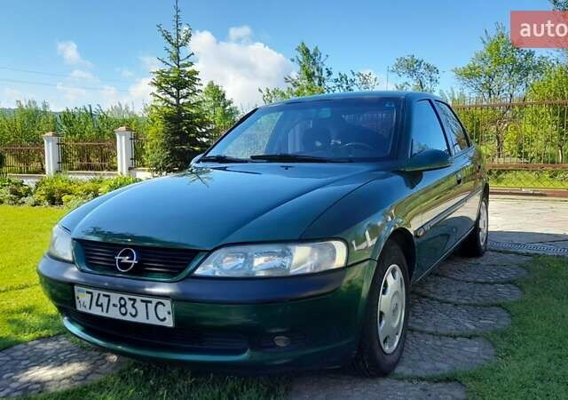 Зеленый Опель Вектра, объемом двигателя 1.6 л и пробегом 334 тыс. км за 2400 $, фото 1 на Automoto.ua