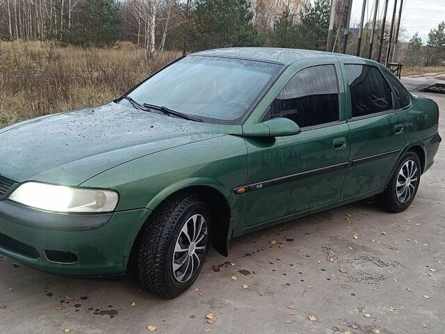 Зеленый Опель Вектра, объемом двигателя 1.6 л и пробегом 378 тыс. км за 2150 $, фото 1 на Automoto.ua