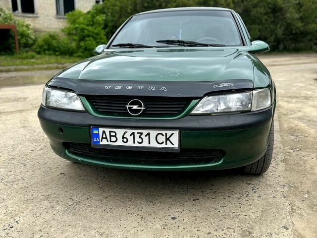 Зеленый Опель Вектра, объемом двигателя 2 л и пробегом 300 тыс. км за 2600 $, фото 1 на Automoto.ua