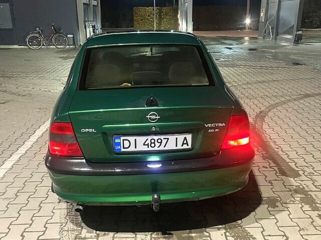 Зеленый Опель Вектра, объемом двигателя 2 л и пробегом 0 тыс. км за 1500 $, фото 1 на Automoto.ua